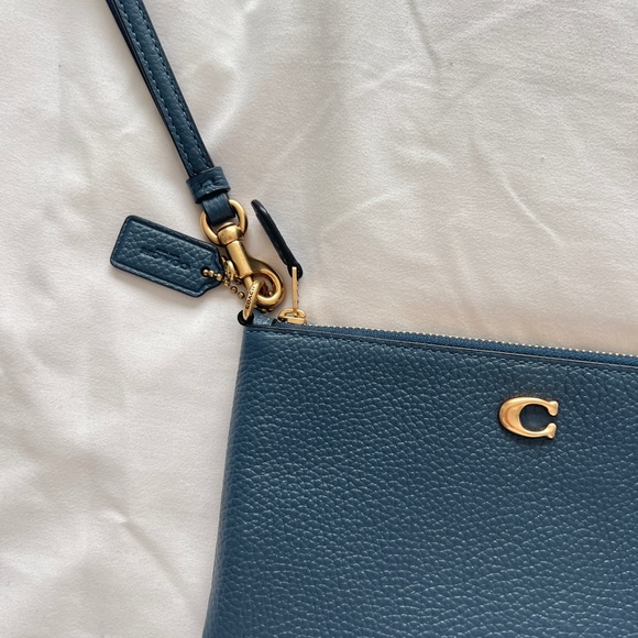 COPY - NWOT COACH Small Wristlet in Polished Pebbled Leather - Picture 3 of 7